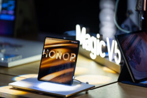 Prima lansare europeană a HONOR Magic V5 a avut loc în România: cel mai subțire telefon pliabil din lume, prezentat într-un eveniment spectaculos