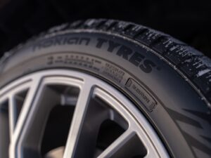 Nokian Tyres este Sponsor Oficial al Campionatelor Mondiale de Hochei pe Gheață IIHF din 2026 și 2027