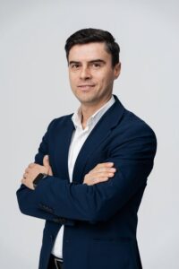 Segmentul corporate ajunge la 20% din vânzările evomag, pe fondul creșterii proiectelor mari și a comenzilor integrate